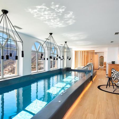 Skyfall Suites - Adults Only Pýrgos Eksteriør billede